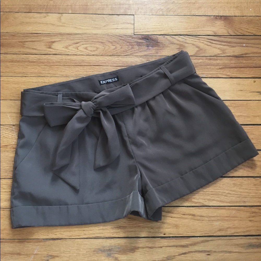 Express shorts w/ removable tie belt